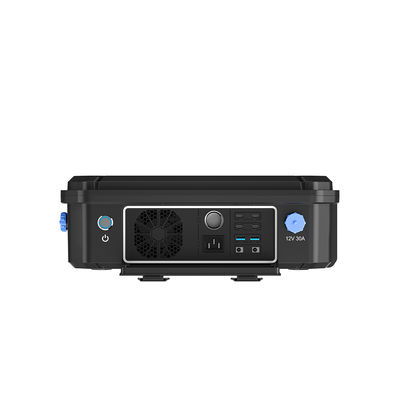 DC 15A 12V 2000W वैकल्पिक बाहरी बैटरी पैक के साथ पोर्टेबल सूटकेस सौर जनरेटर